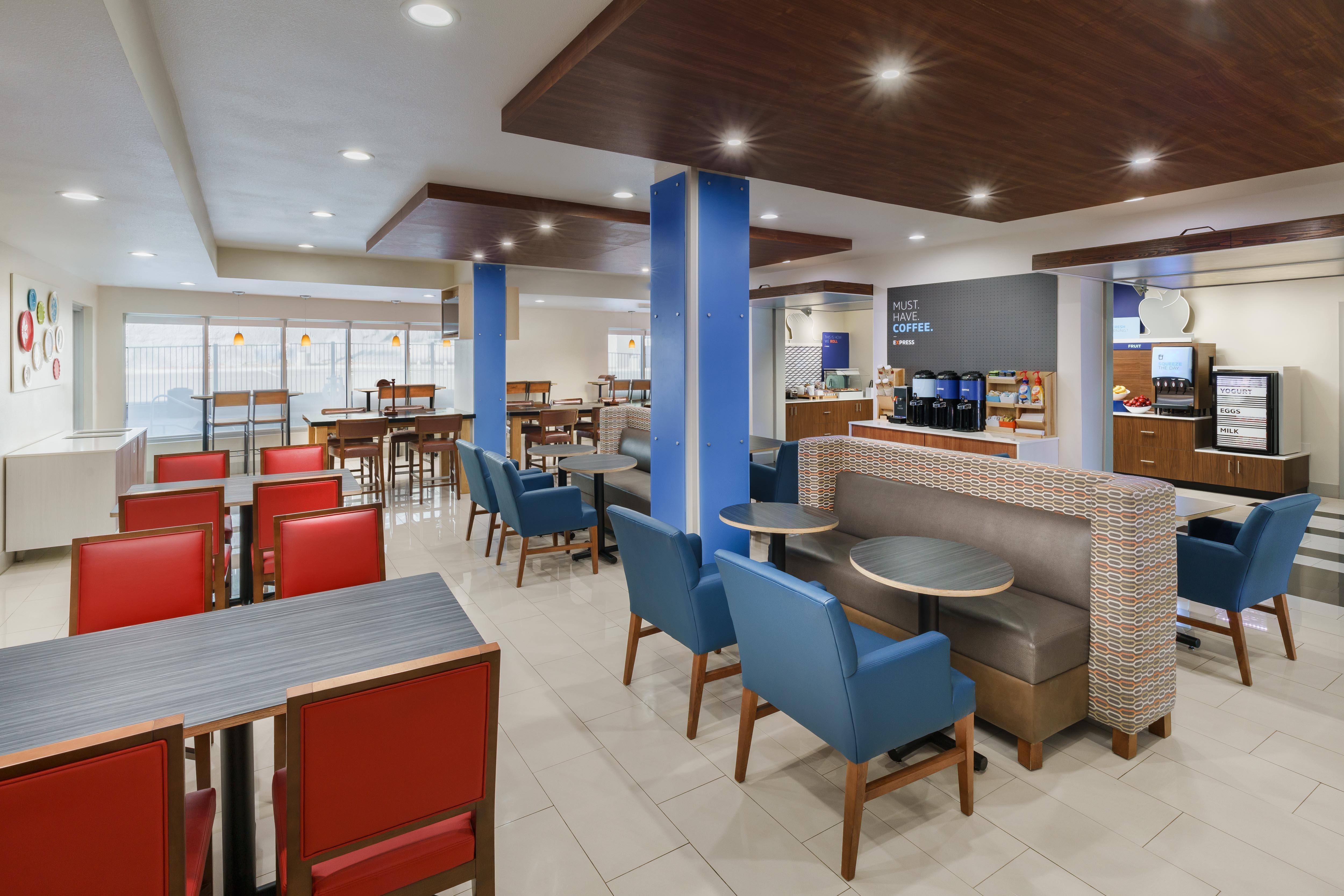 Holiday Inn Express & Suites Oakhurst-Yosemite Park Area By Ihg Exterior photo